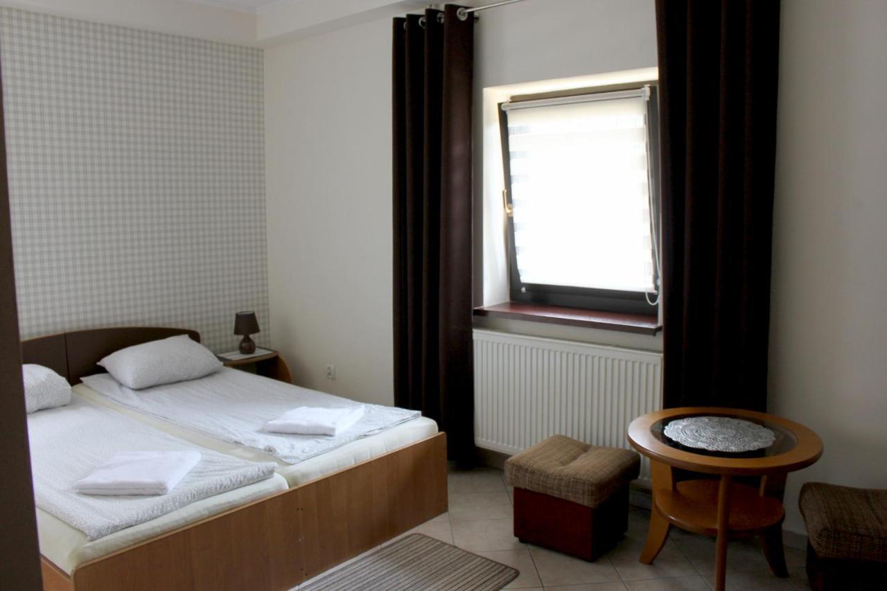 Park Lesny 'U Kaczyny' Hotel Rogow Kültér fotó